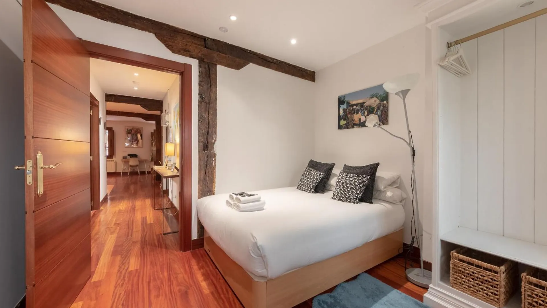 Iturribide By People Rentals Bilbao 0*,  España